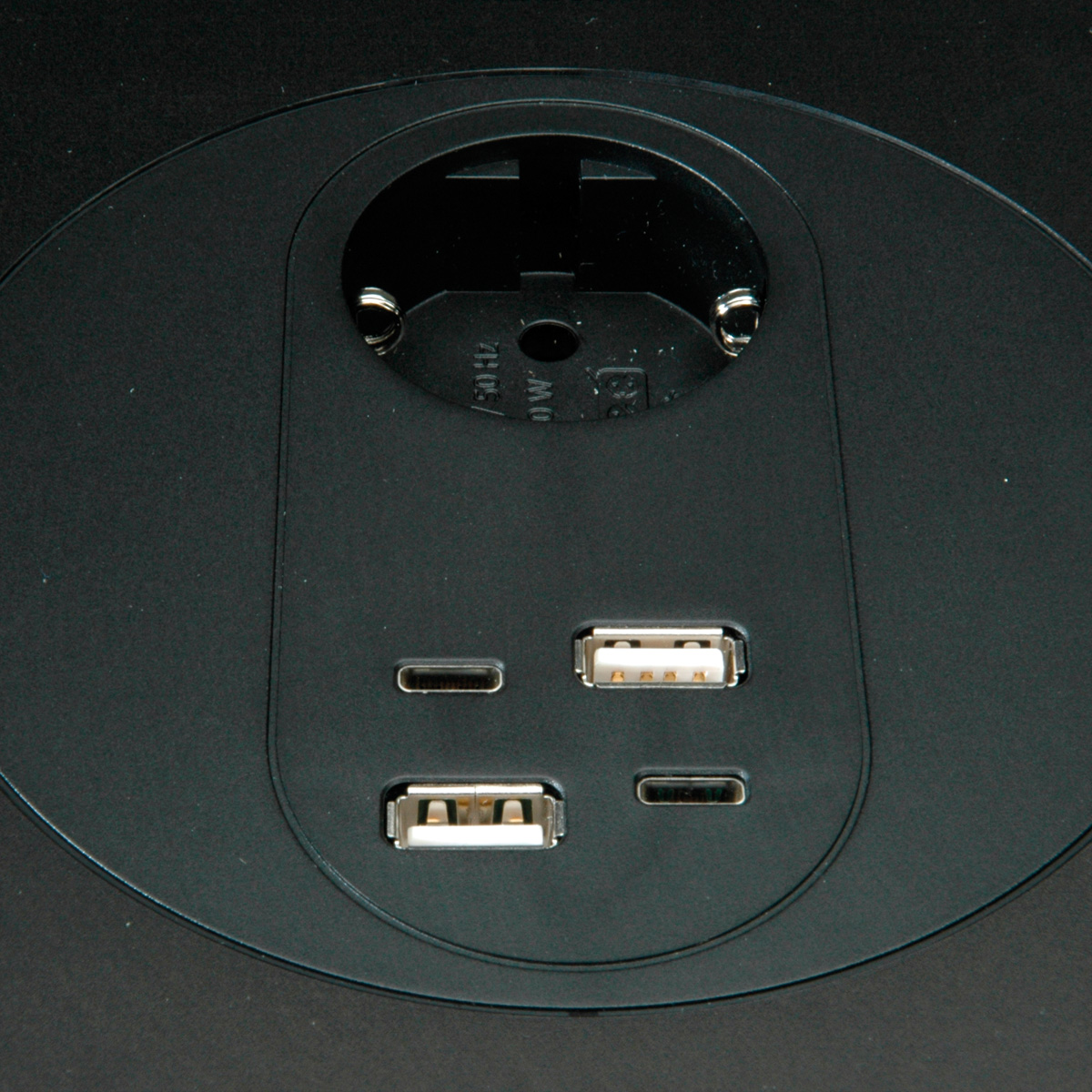 BACHMANN MOV:E POWER UNIT 1x CEE7/3 2x Charger USB-A/C, 220W, schwarz