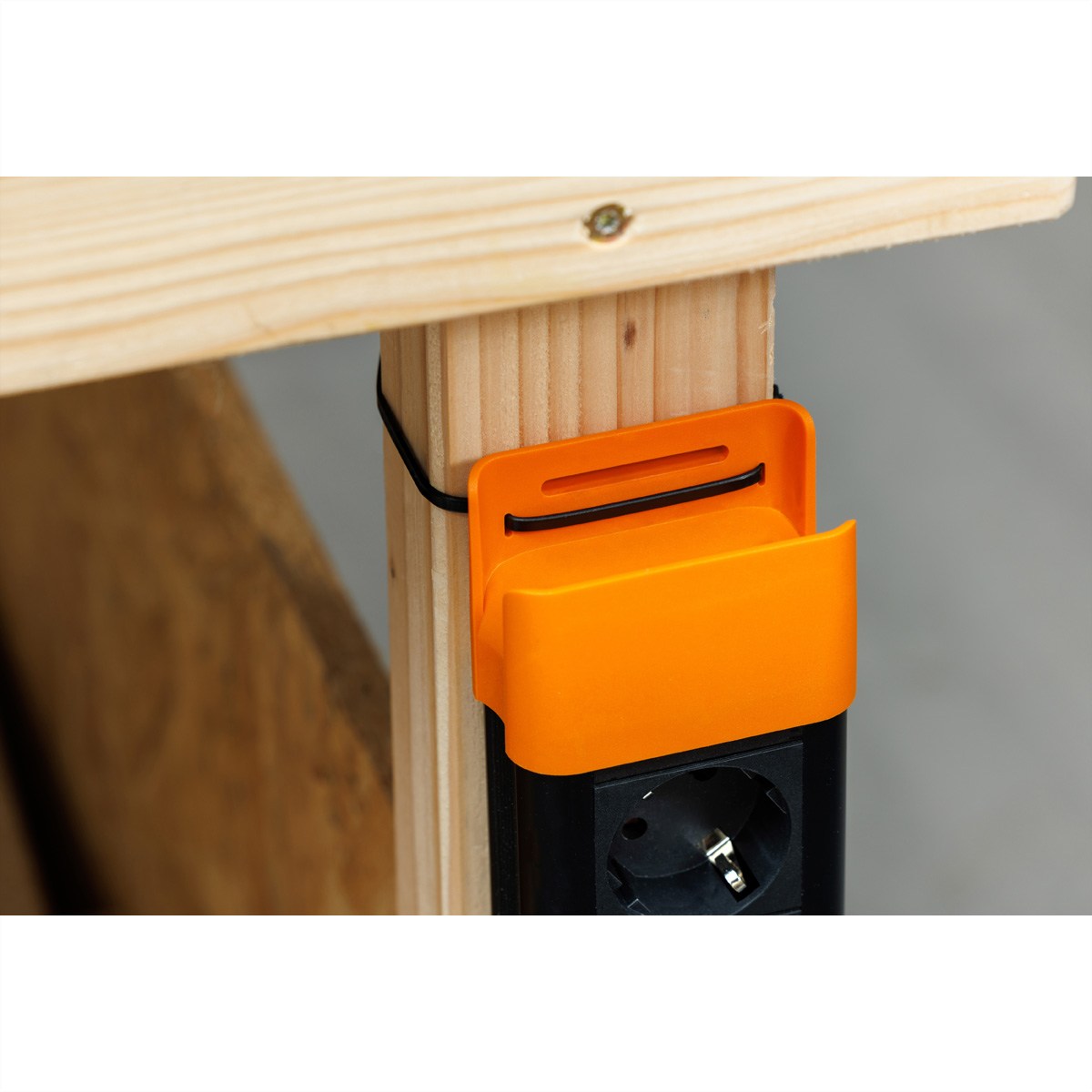 BACHMANN CONNECTUS 9xCEE7/3, 1xSchalter 2,0m CEE7/7 Schwarz