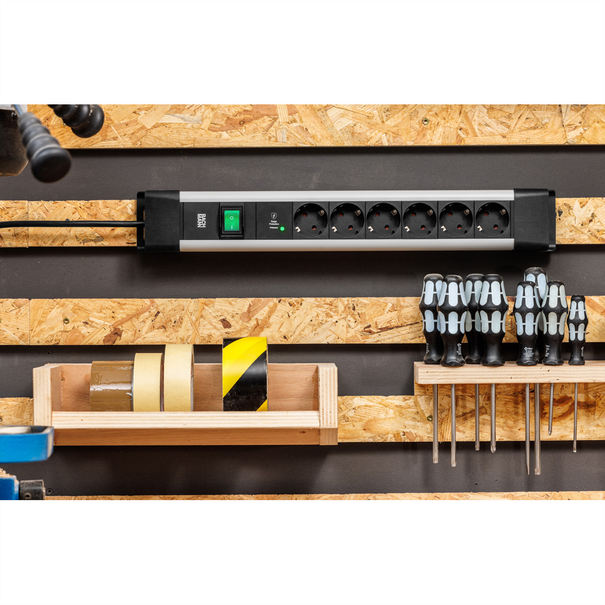 BACHMANN CONNECTUS 6xCEE7/3, 1xGVS-Plus 1xSchalter 2,0m CEE7/7 Grau