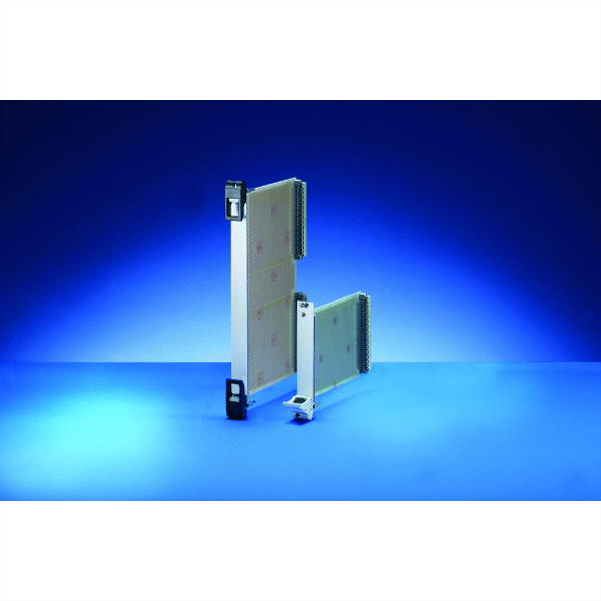 SCHROFF Steckbaugruppen mit IEL-Ein-/Aushebegriff für CompactPCI-/VME64x-Anwendungen - STECKBAUG REAR I/O 3HE 8TE